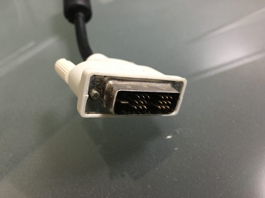 Mini Displayport(Thunderbolt)-DVIアダプタ9