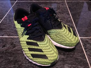 アディダスのランニングシューズ Aero BOUNCE PR3