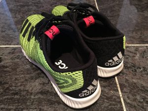 アディダスのランニングシューズ Aero BOUNCE PR5