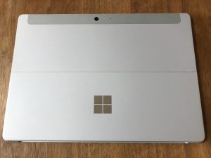 Surface Goの背面