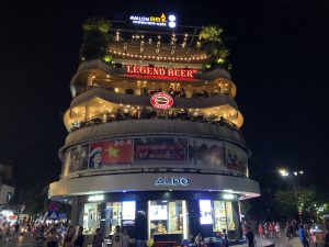 ベトナムのハノイ旅行記4日間の1〜2日目【2019年6月】ハノイのホアンキエム湖近くのハイランズコーヒー
