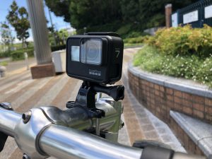 GoPro7を自転車（クロスバイク）に装着してみたところを斜め前から