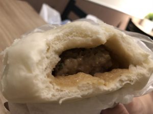 西門で買った肉まん